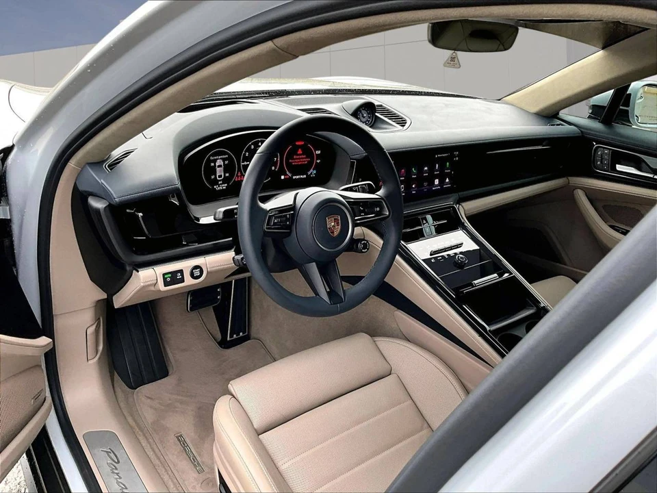 2026 Porsche 976 Panamera - Image 4 of 4