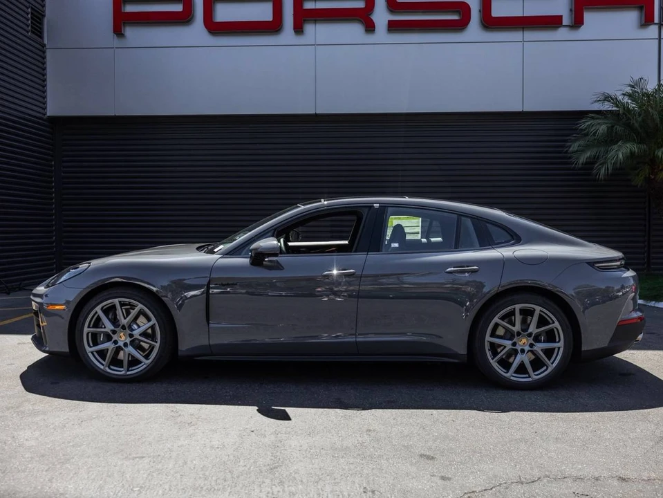 2026 Porsche 976 Panamera - Image 2 of 5