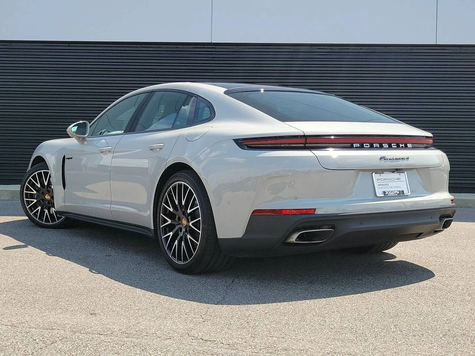 2026 Porsche 976 Panamera - Image 3 of 5