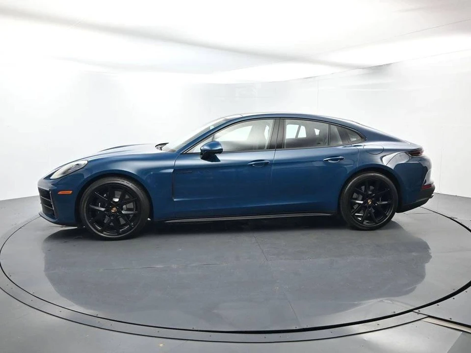 2026 Porsche 976 Panamera - Image 2 of 5