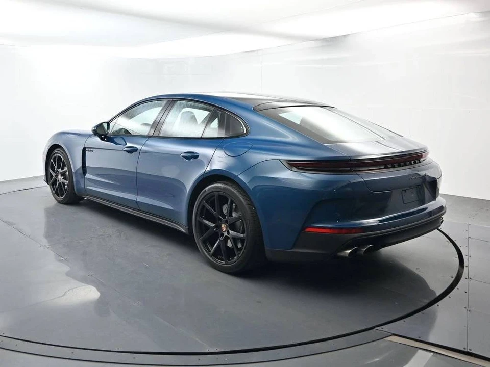 2026 Porsche 976 Panamera - Image 3 of 5