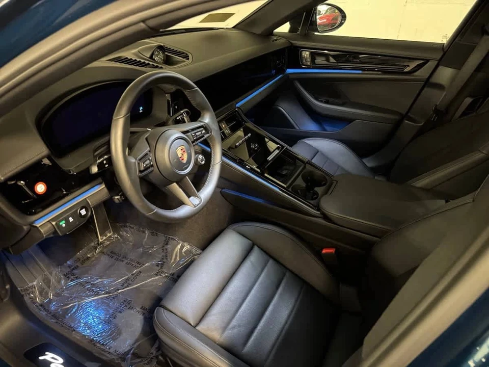 2026 Porsche 976 Panamera - Image 4 of 4