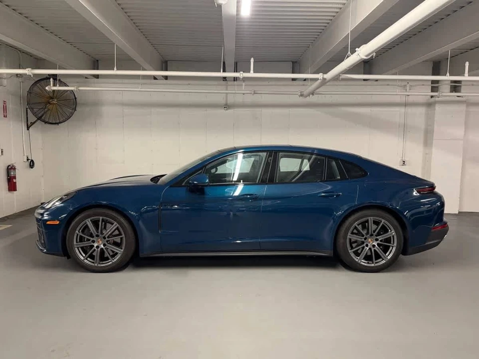 2026 Porsche 976 Panamera - Image 2 of 4