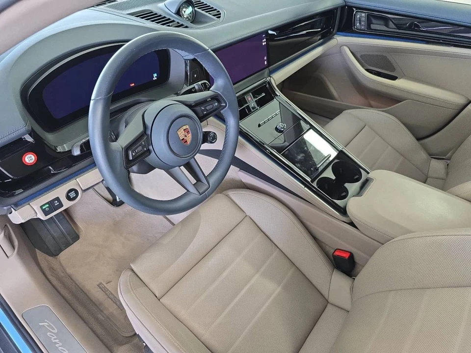 2026 Porsche 976 Panamera - Image 4 of 4