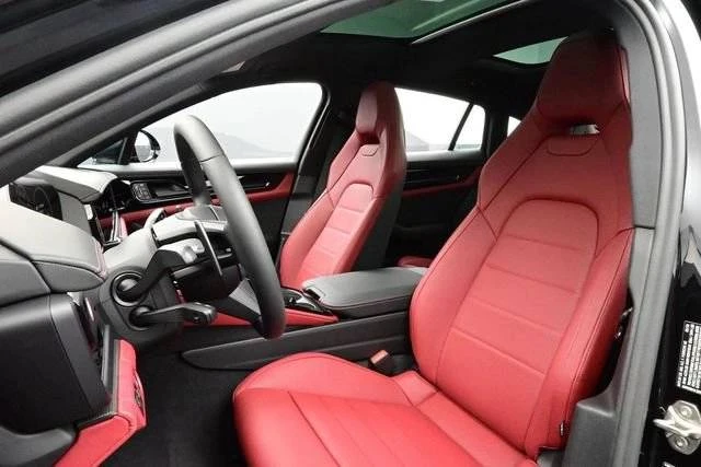 2026 Porsche 976 Panamera - Image 5 of 5