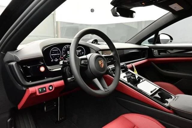 2026 Porsche 976 Panamera - Image 4 of 5