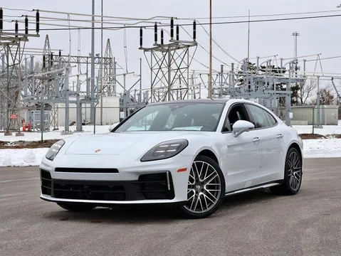 2026 Porsche Panamera 4