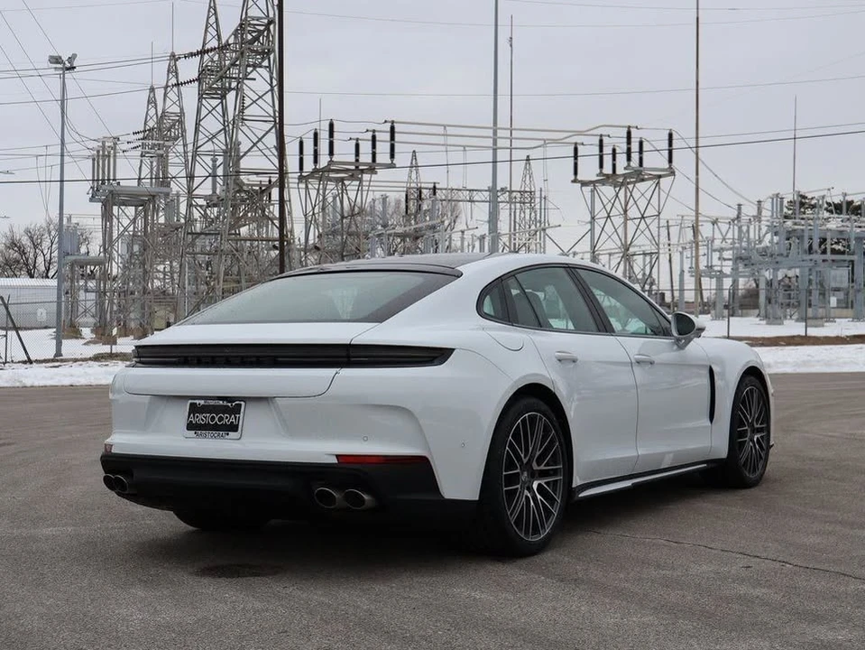 2026 Porsche 976 Panamera - Image 8 of 20
