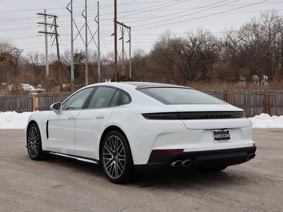 2026 Porsche 976 Panamera - Image 3 of 20