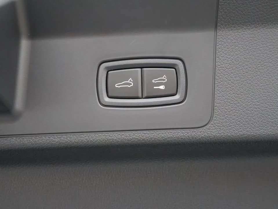 2026 Porsche 976 Panamera - Image 18 of 20