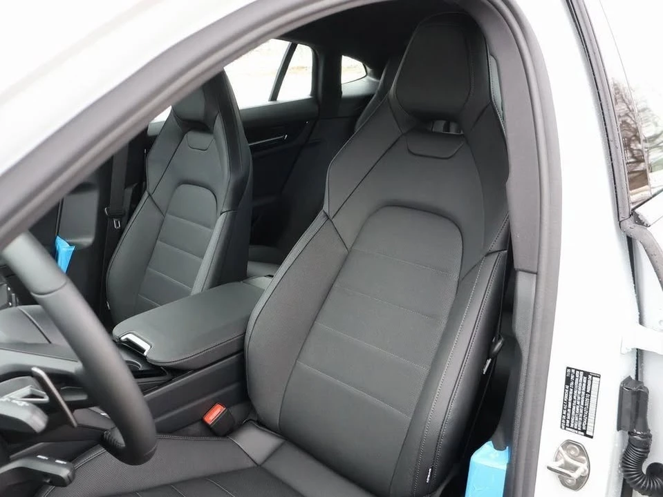 2026 Porsche 976 Panamera - Image 5 of 20