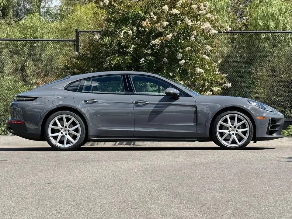 2026 Porsche 976 Panamera - Image 8 of 20