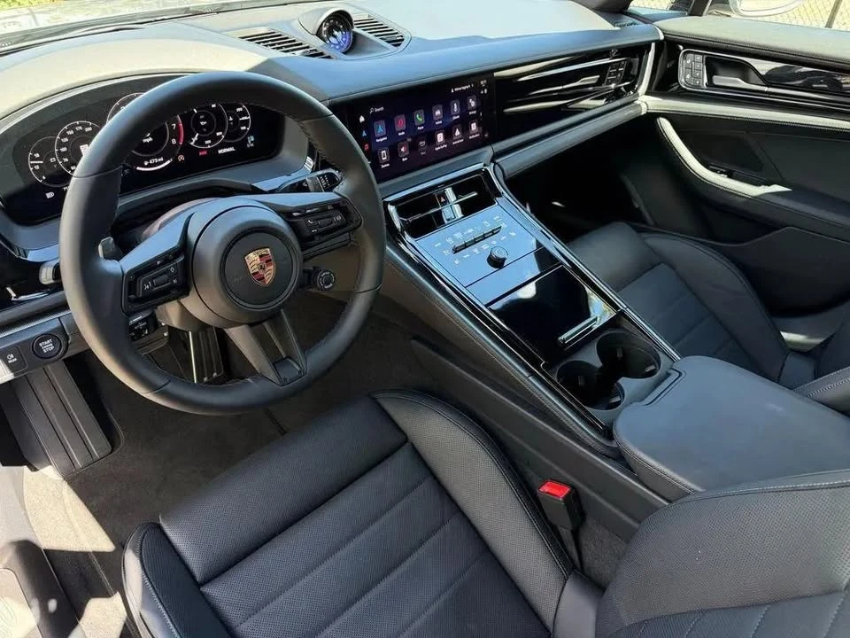 2026 Porsche 976 Panamera - Image 4 of 20