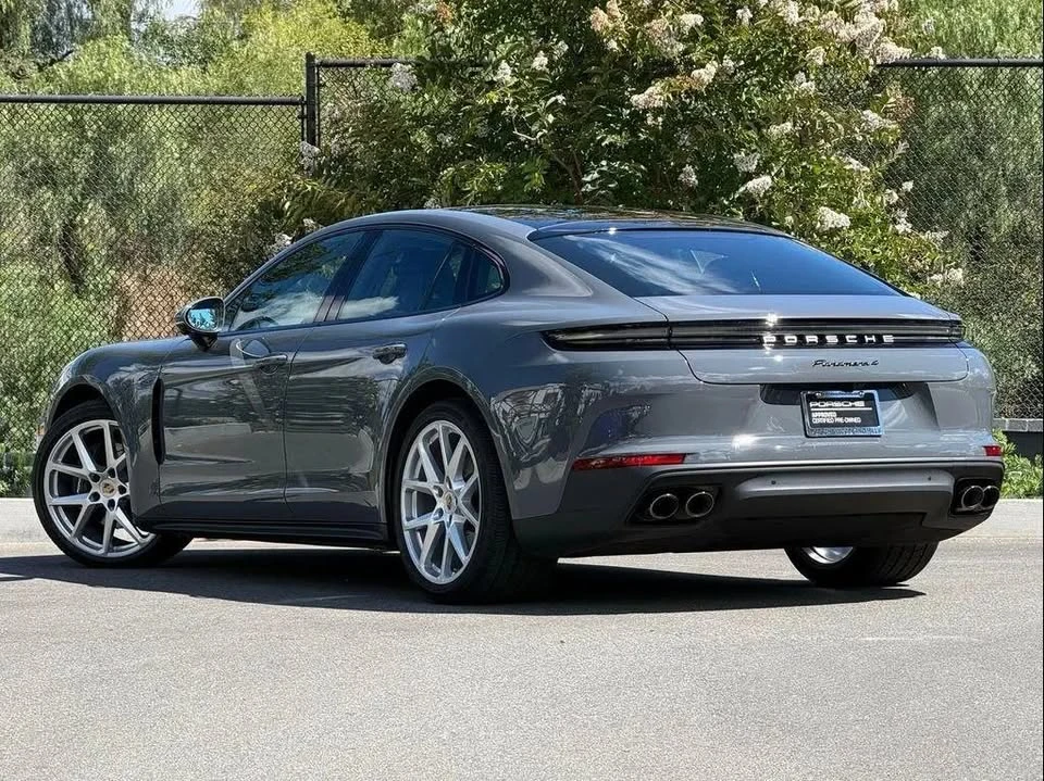 2026 Porsche 976 Panamera - Image 3 of 20