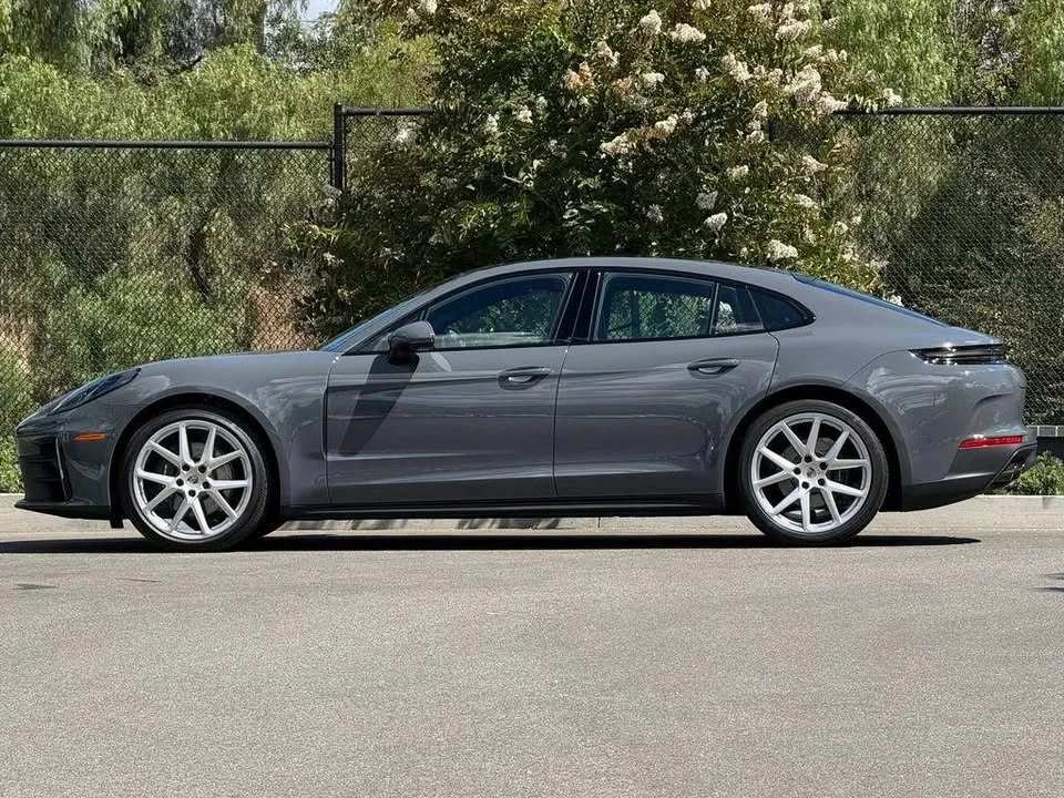 2026 Porsche 976 Panamera - Image 2 of 20
