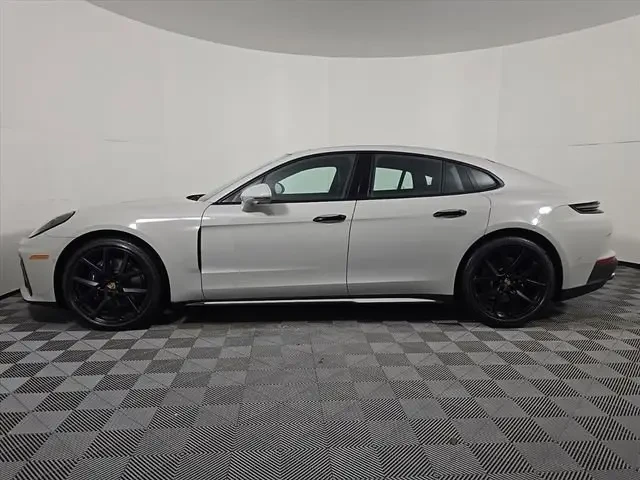 2026 Porsche 976 Panamera - Image 2 of 6