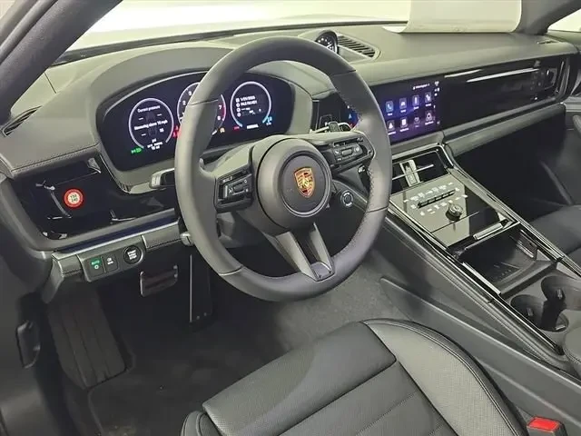 2026 Porsche 976 Panamera - Image 4 of 6