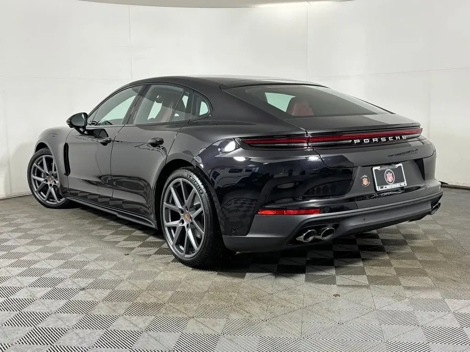 2026 Porsche 976 Panamera - Image 3 of 12
