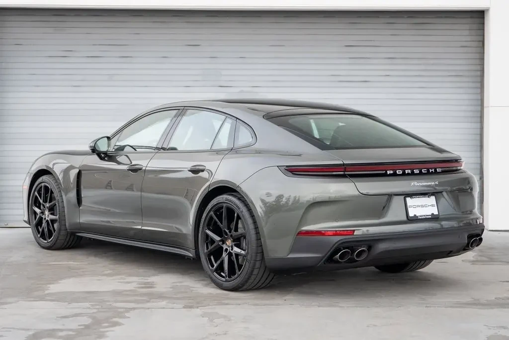 2026 Porsche 976 Panamera - Image 3 of 7