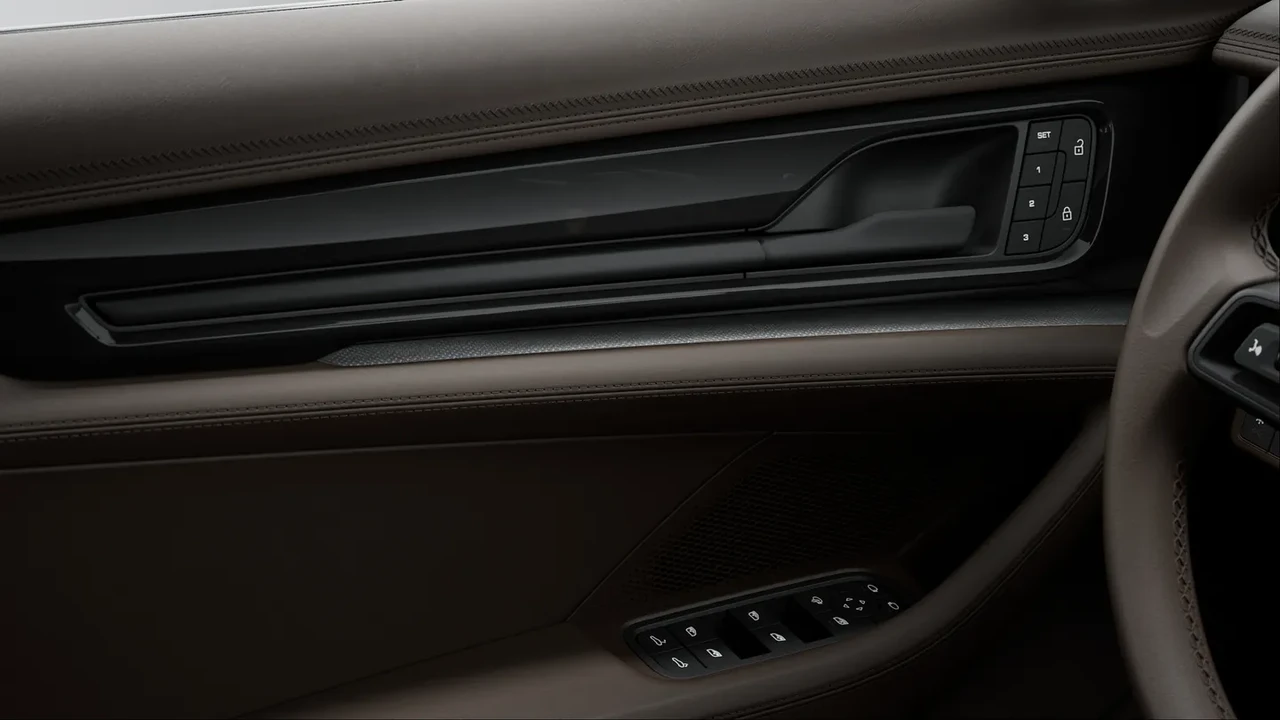 2026 Porsche 976 Panamera - Image 7 of 7