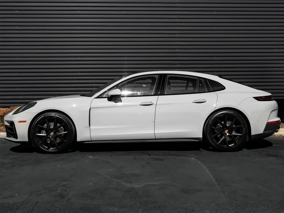 2026 Porsche 976 Panamera - Image 2 of 10