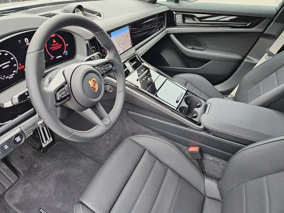 2026 Porsche 976 Panamera - Image 4 of 12
