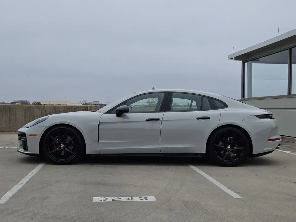 2026 Porsche 976 Panamera - Image 2 of 12