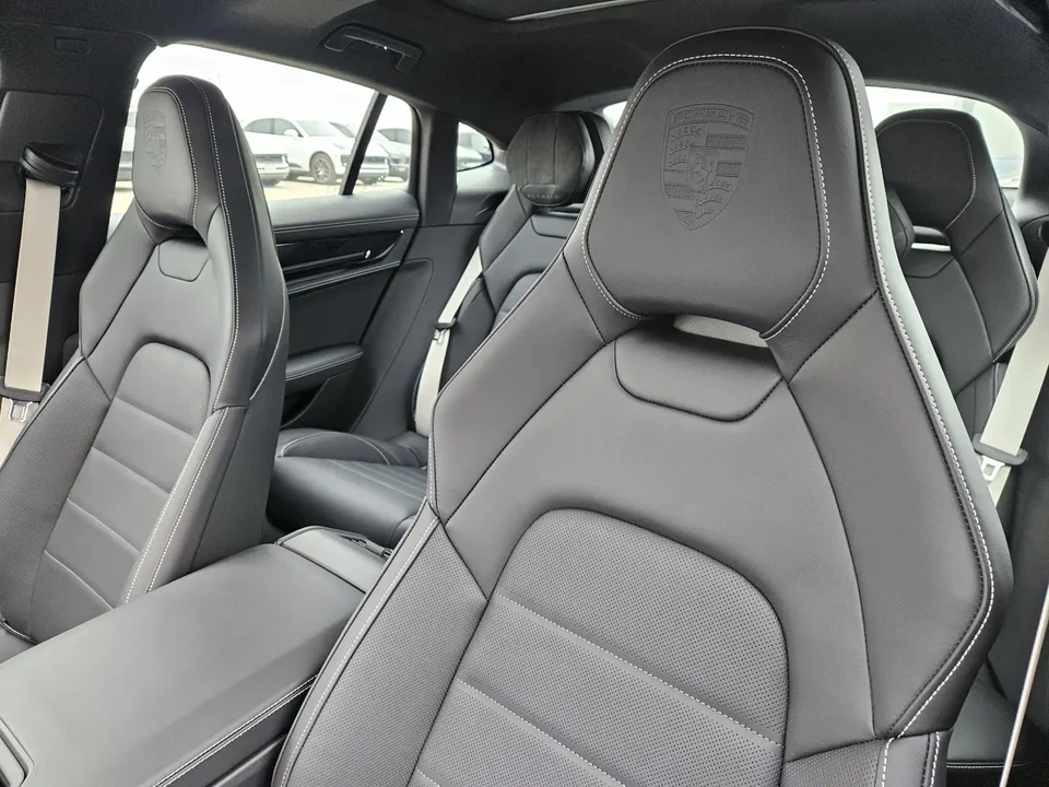2026 Porsche 976 Panamera - Image 5 of 12