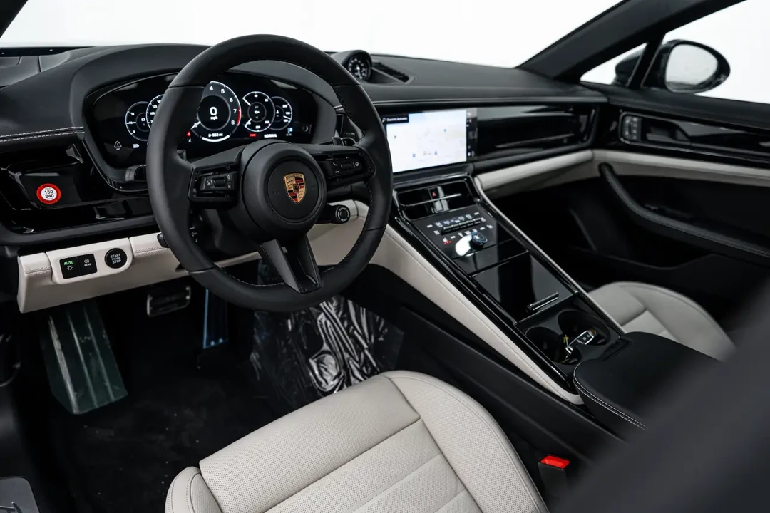 2026 Porsche 976 Panamera - Image 4 of 10