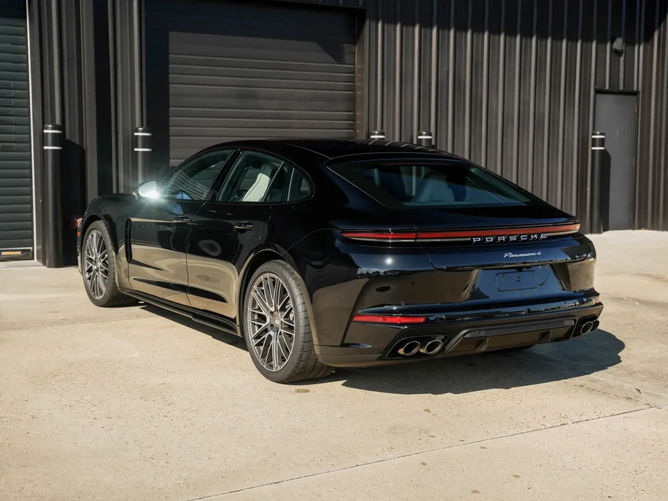 2026 Porsche 976 Panamera - Image 3 of 7