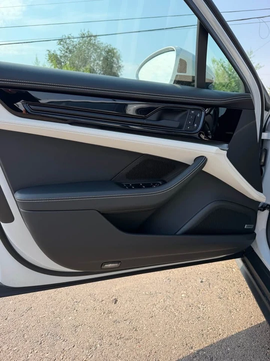 2026 Porsche 976 Panamera - Image 14 of 17