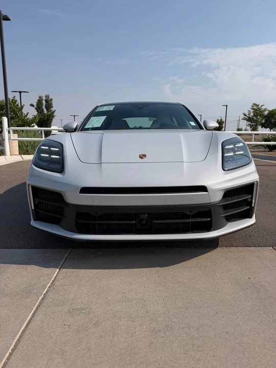 2026 Porsche 976 Panamera - Image 2 of 17