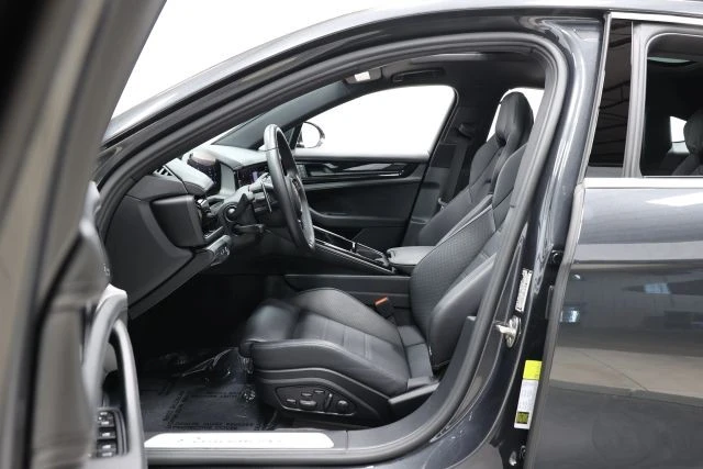 2026 Porsche 976 Panamera - Image 14 of 31