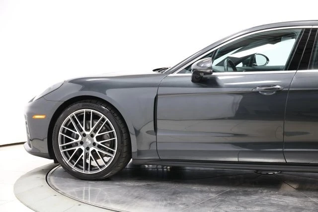 2026 Porsche 976 Panamera - Image 7 of 31