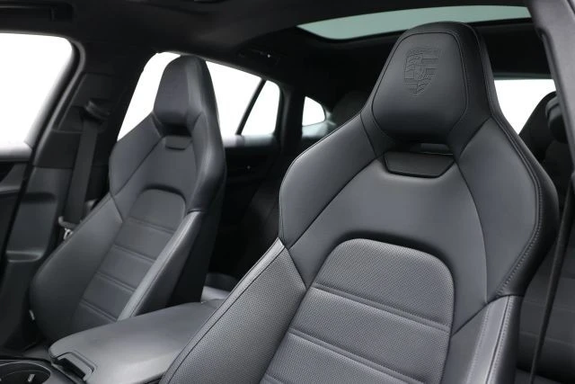 2026 Porsche 976 Panamera - Image 18 of 31