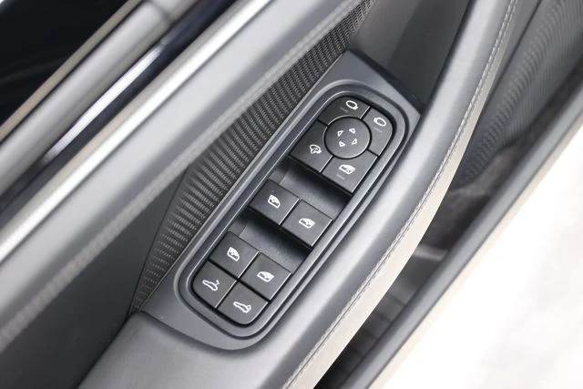 2026 Porsche 976 Panamera - Image 13 of 31