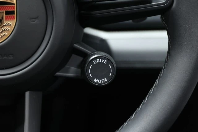 2026 Porsche 976 Panamera - Image 26 of 31
