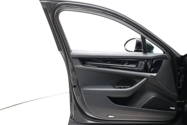 2026 Porsche 976 Panamera - Image 10 of 31