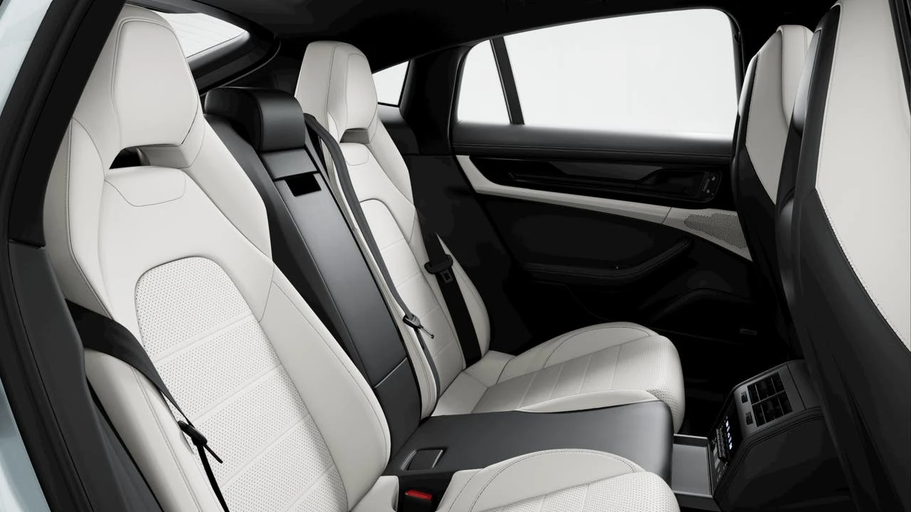 2026 Porsche Panamera - Image 10 of 10