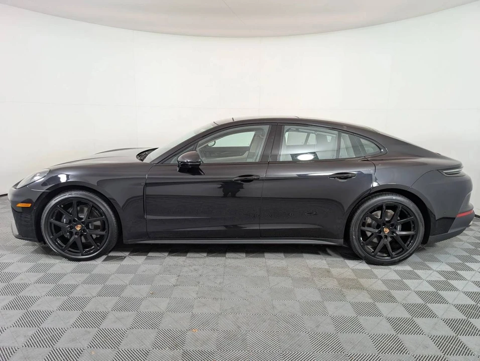 2026 Porsche 976 Panamera - Image 2 of 5