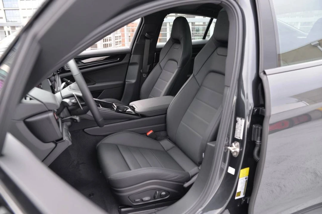 2026 Porsche 976 Panamera - Image 5 of 5