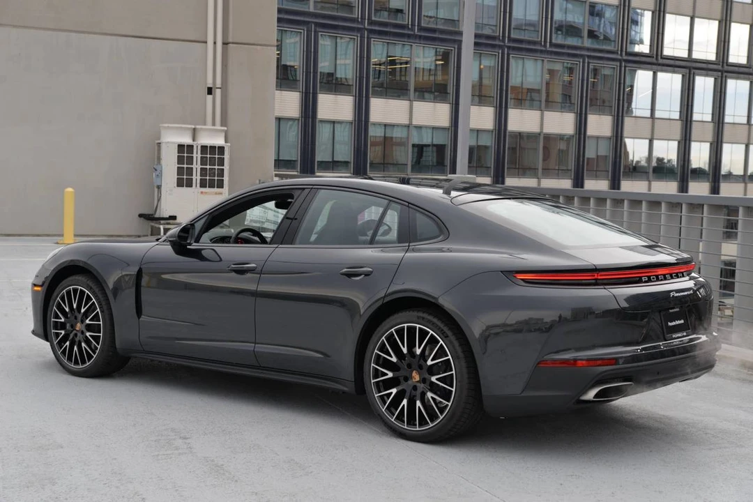 2026 Porsche 976 Panamera - Image 3 of 5