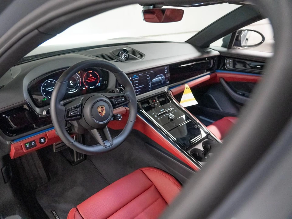 2026 Porsche 976 Panamera - Image 4 of 27