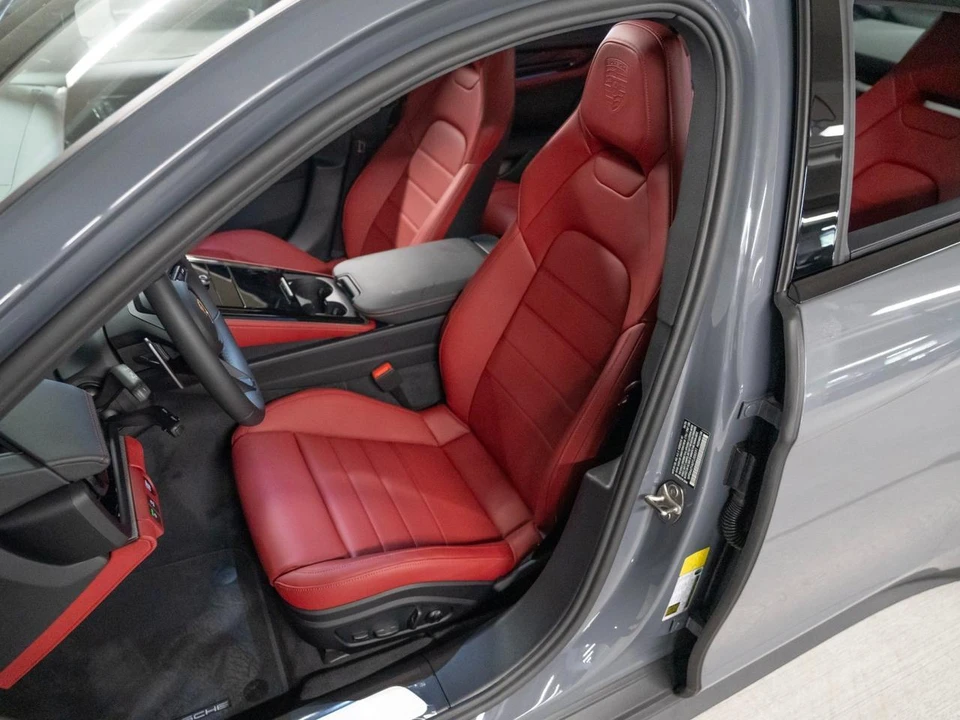 2026 Porsche 976 Panamera - Image 5 of 27