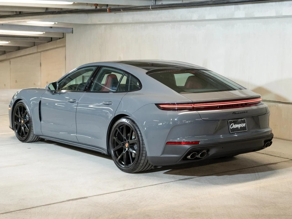 2026 Porsche 976 Panamera - Image 3 of 27