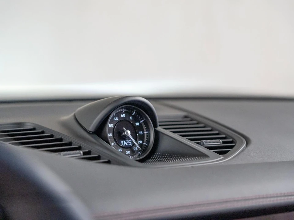 2026 Porsche 976 Panamera - Image 18 of 27