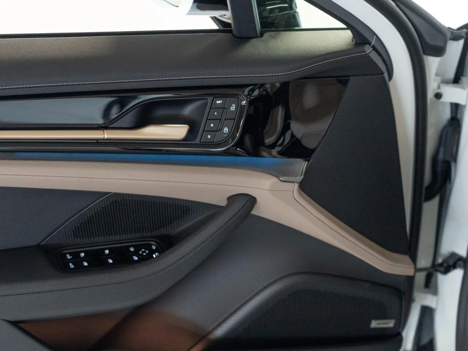 2026 Porsche 976 Panamera - Image 17 of 27