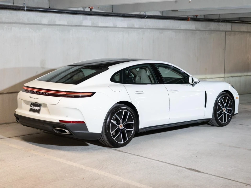 2026 Porsche 976 Panamera - Image 9 of 27
