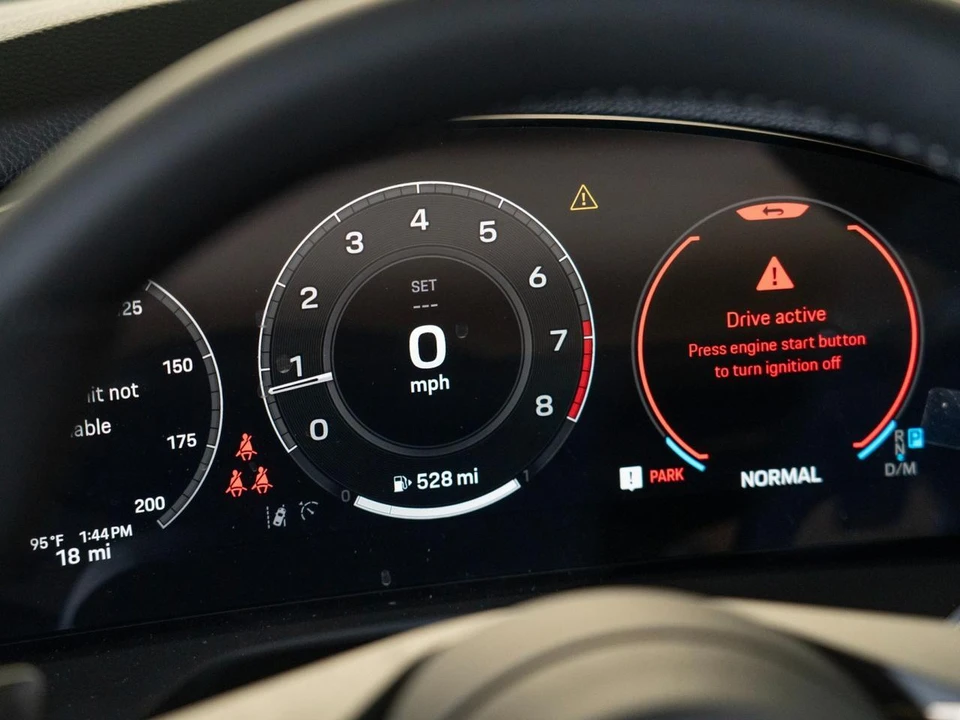 2026 Porsche 976 Panamera - Image 18 of 27