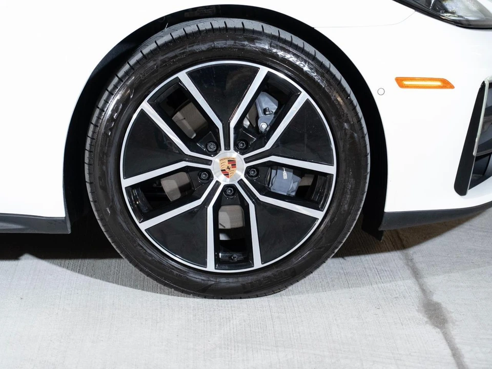 2026 Porsche 976 Panamera - Image 11 of 27
